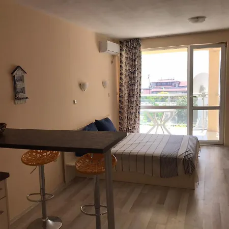 Aparthotel комплекс ивет Sveti Vlas